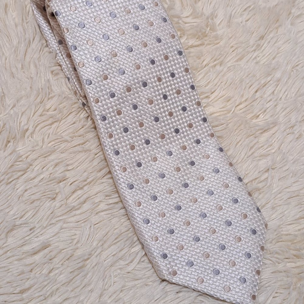 Countess Mara White Tie with Polka Dots